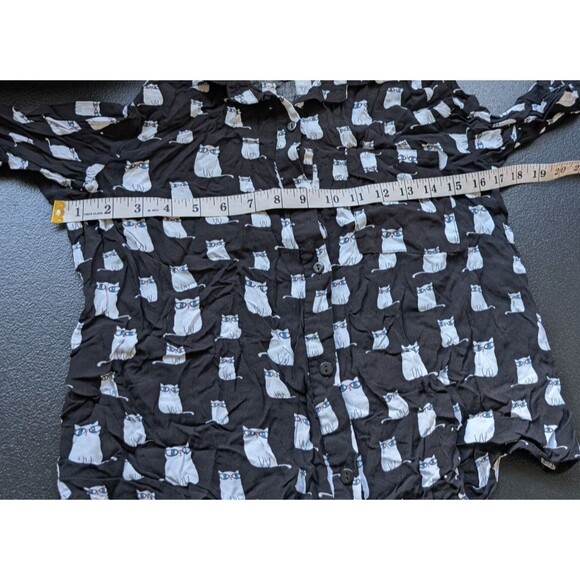 Love Notes Women Top Cats Black Cropped Button Front Rayon Tie Hem Medium - Picture 3 of 8